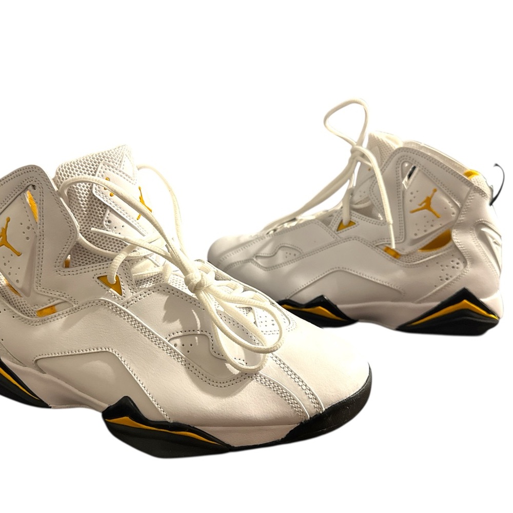 NIB Jordan True Flight high tops